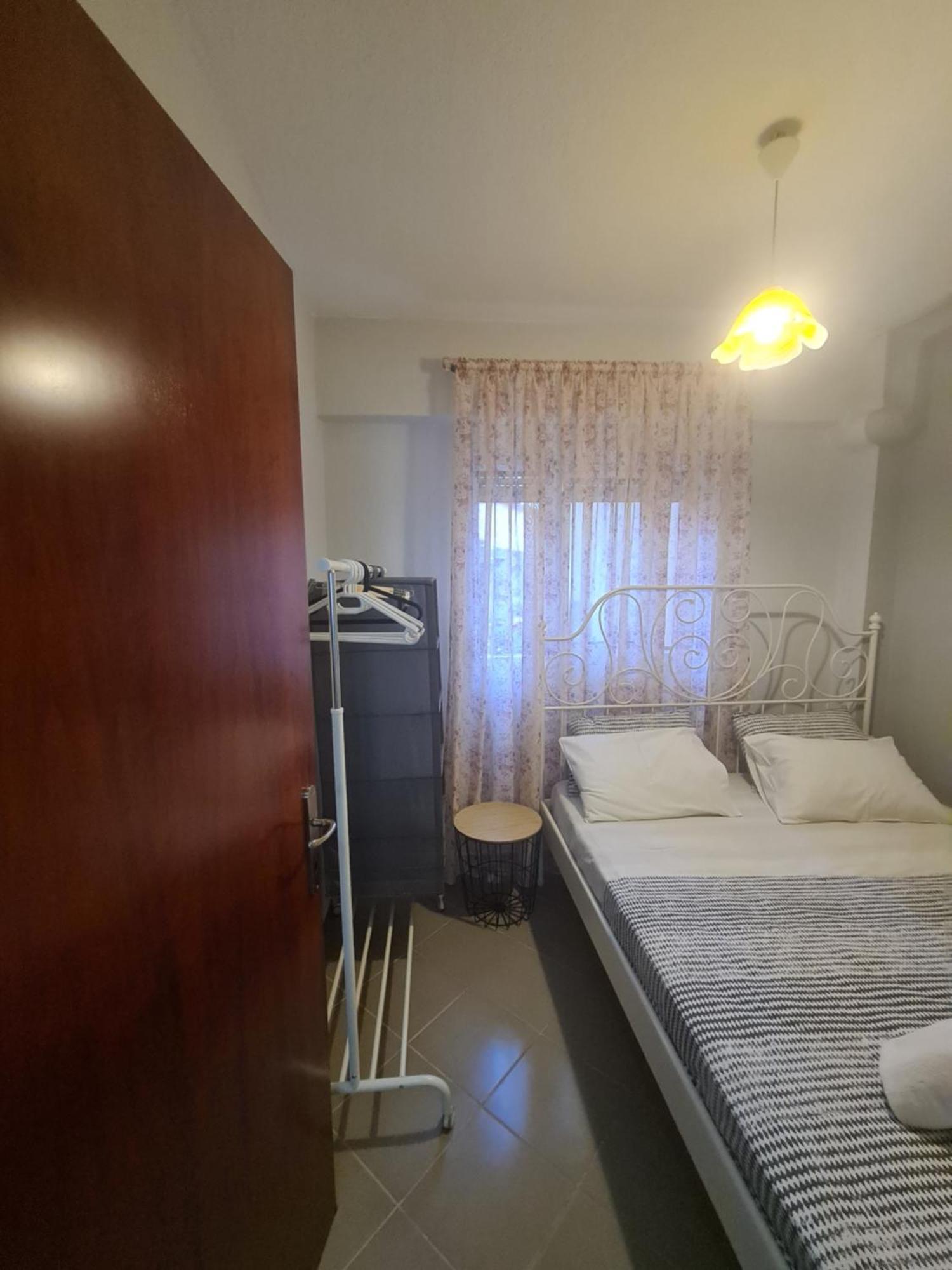 Ofrínion Makis Apartments Touzla מראה חיצוני תמונה